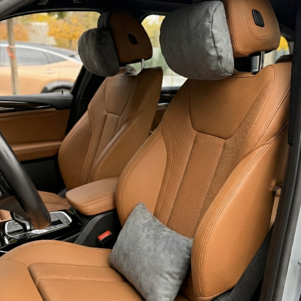 Подушка з оригінальної алькантари під шию “Темно-сірий“