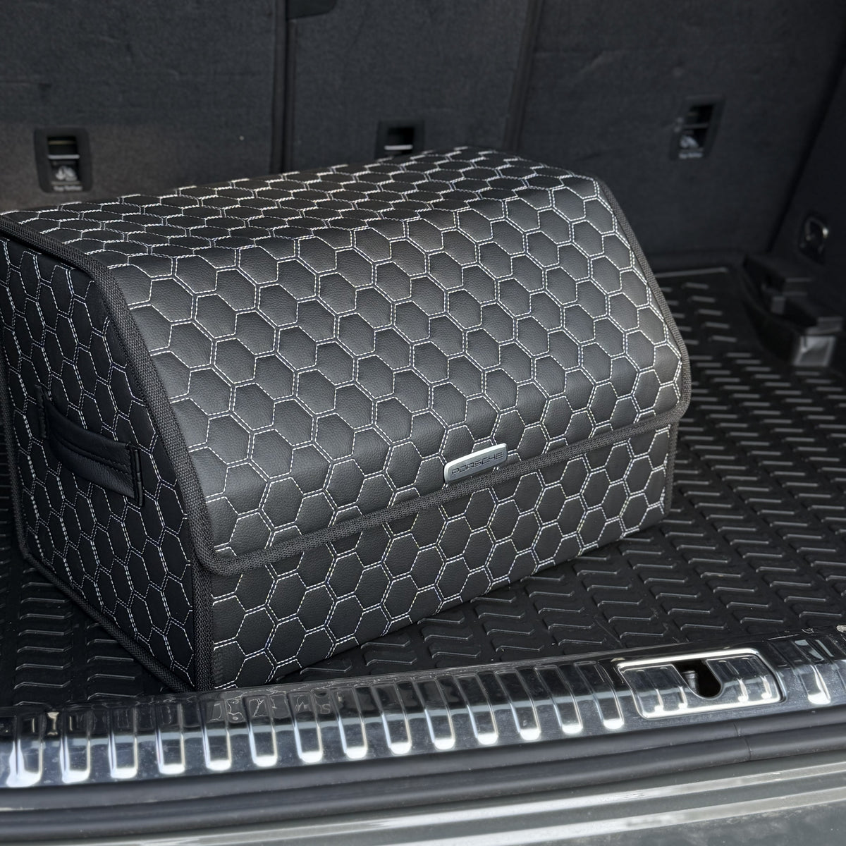 Органайзер у багажник авто з екошкіри “Чорний сота з сірою ниткою”