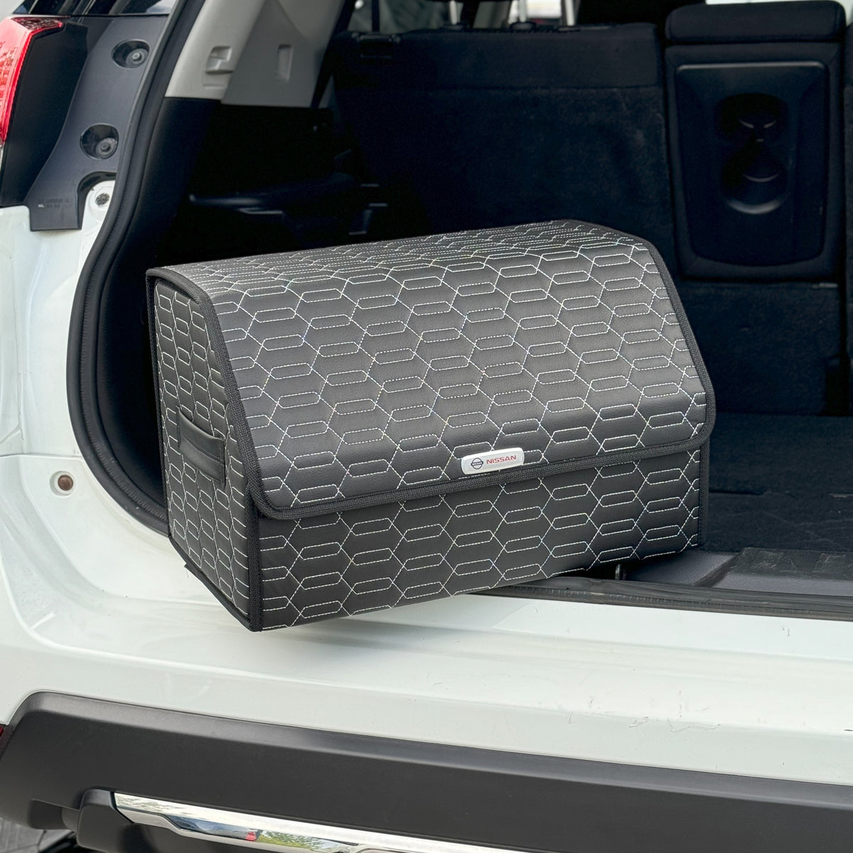 Органайзер у багажник авто з екошкіри “Чорні ланцюги з сірою ниткою”