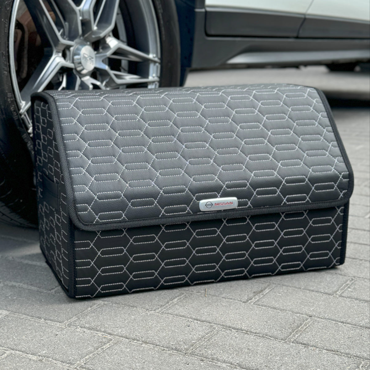 Органайзер у багажник авто з екошкіри “Чорні ланцюги з сірою ниткою”