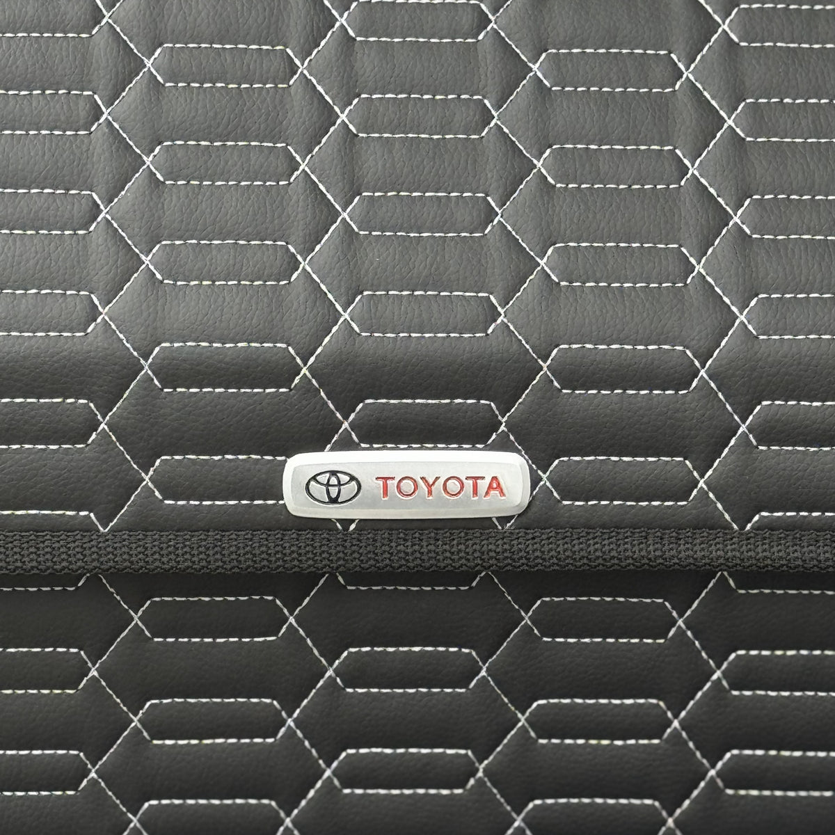 Органайзер у багажник авто з екошкіри “Чорні ланцюги з сірою ниткою”