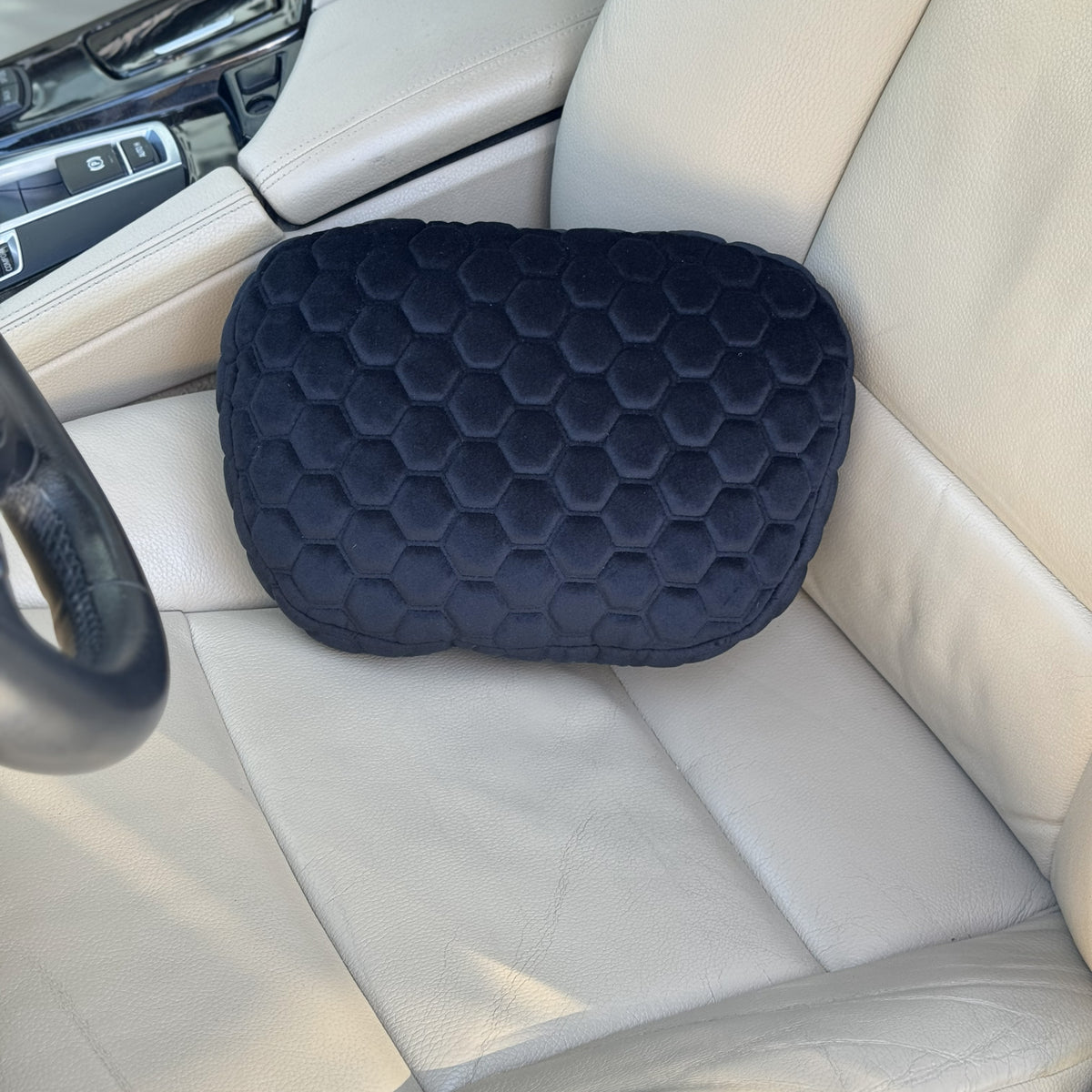 Ортопедична подушка з алькантари “Чорна сота“