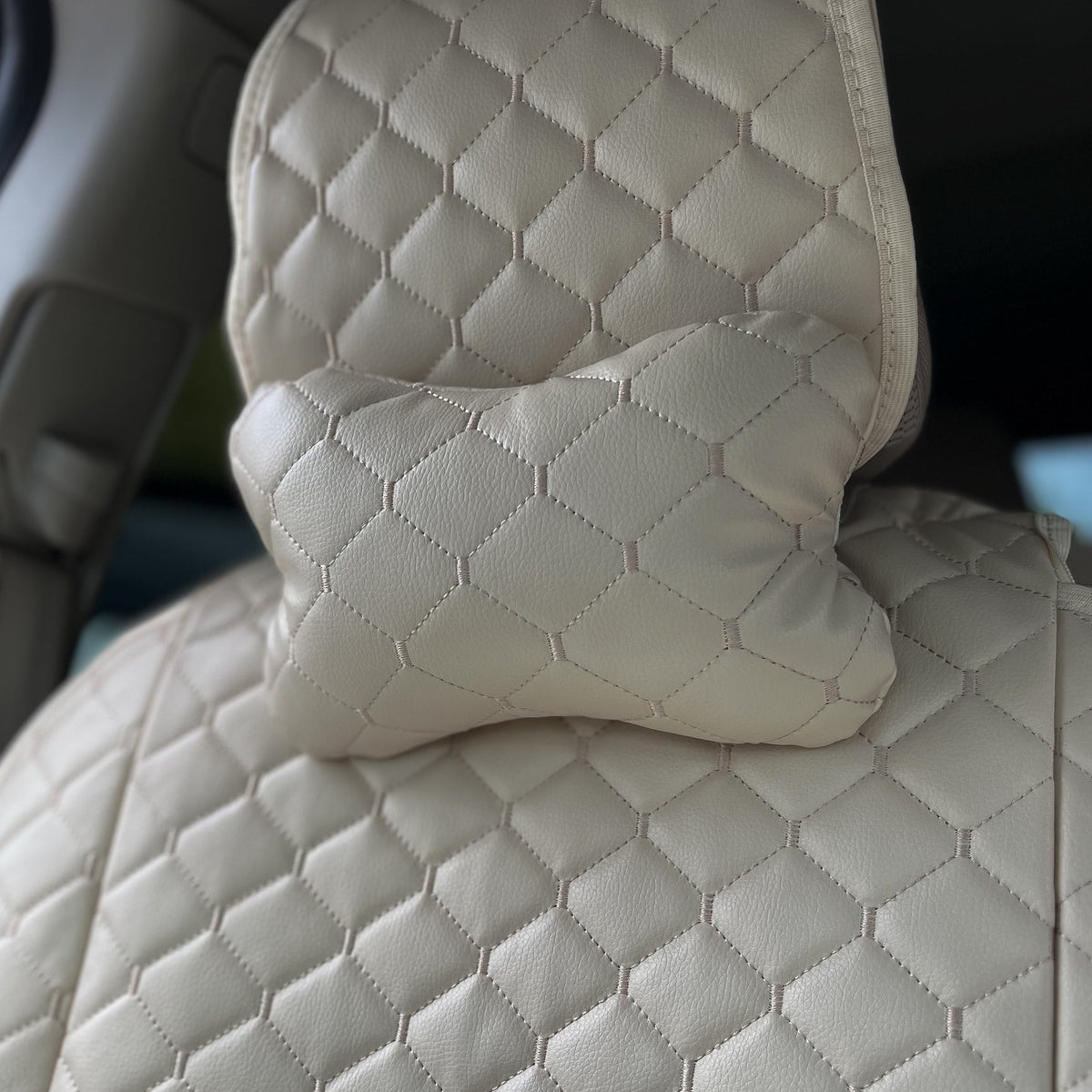 Подушка під шию з екошкіри  “Бежевий ромб“