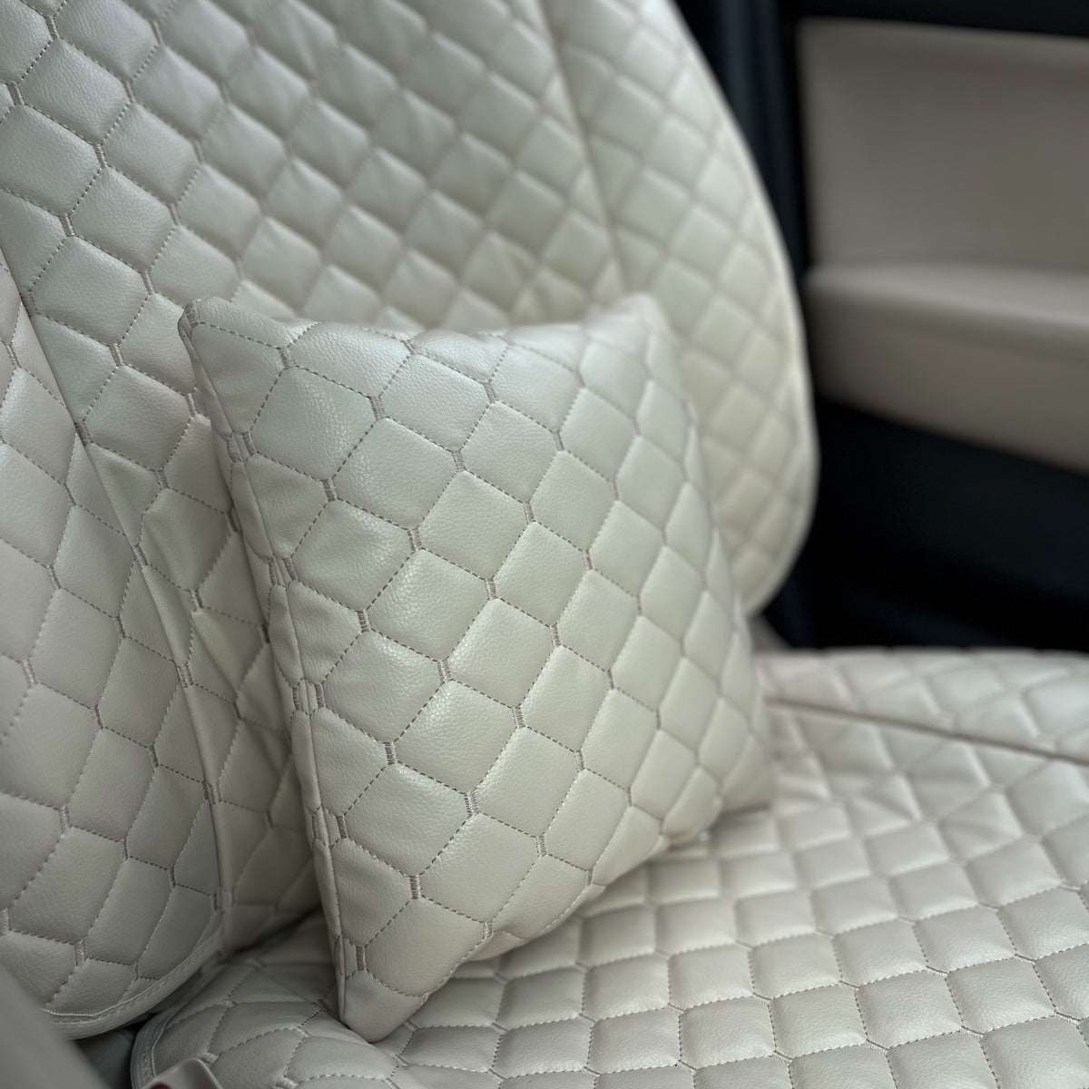 Накидки з екошкіри “Бежевий ромб”