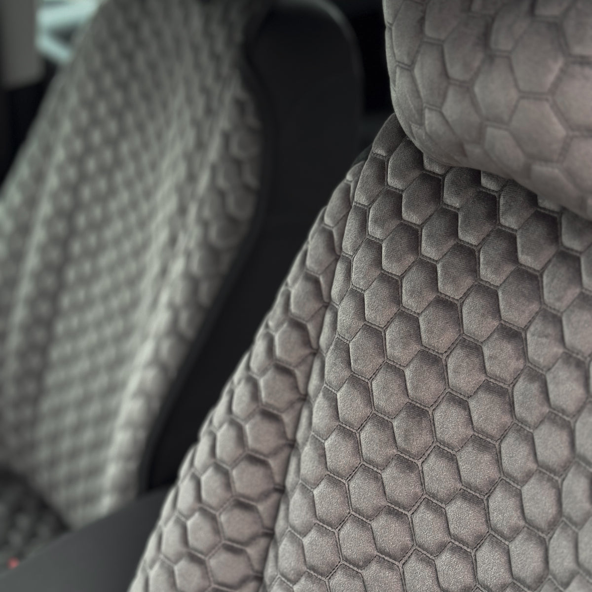 Накидки з алькантари преміум “Темно-сіра сота”