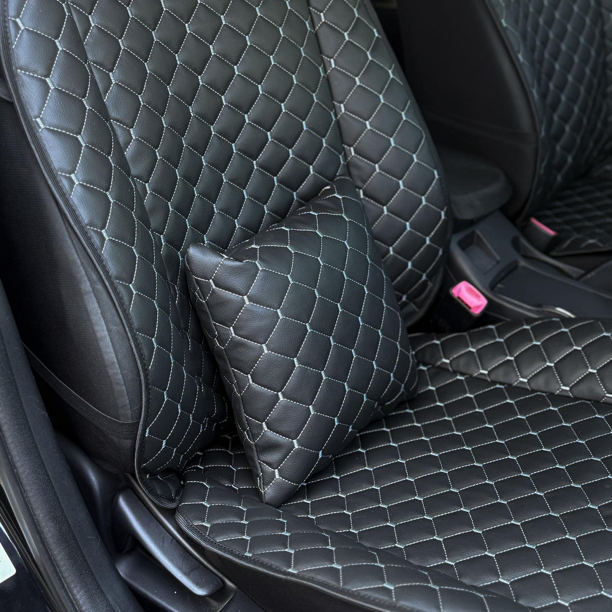 Накидки з екошкіри “Чорний ромб із сірою ниткою”