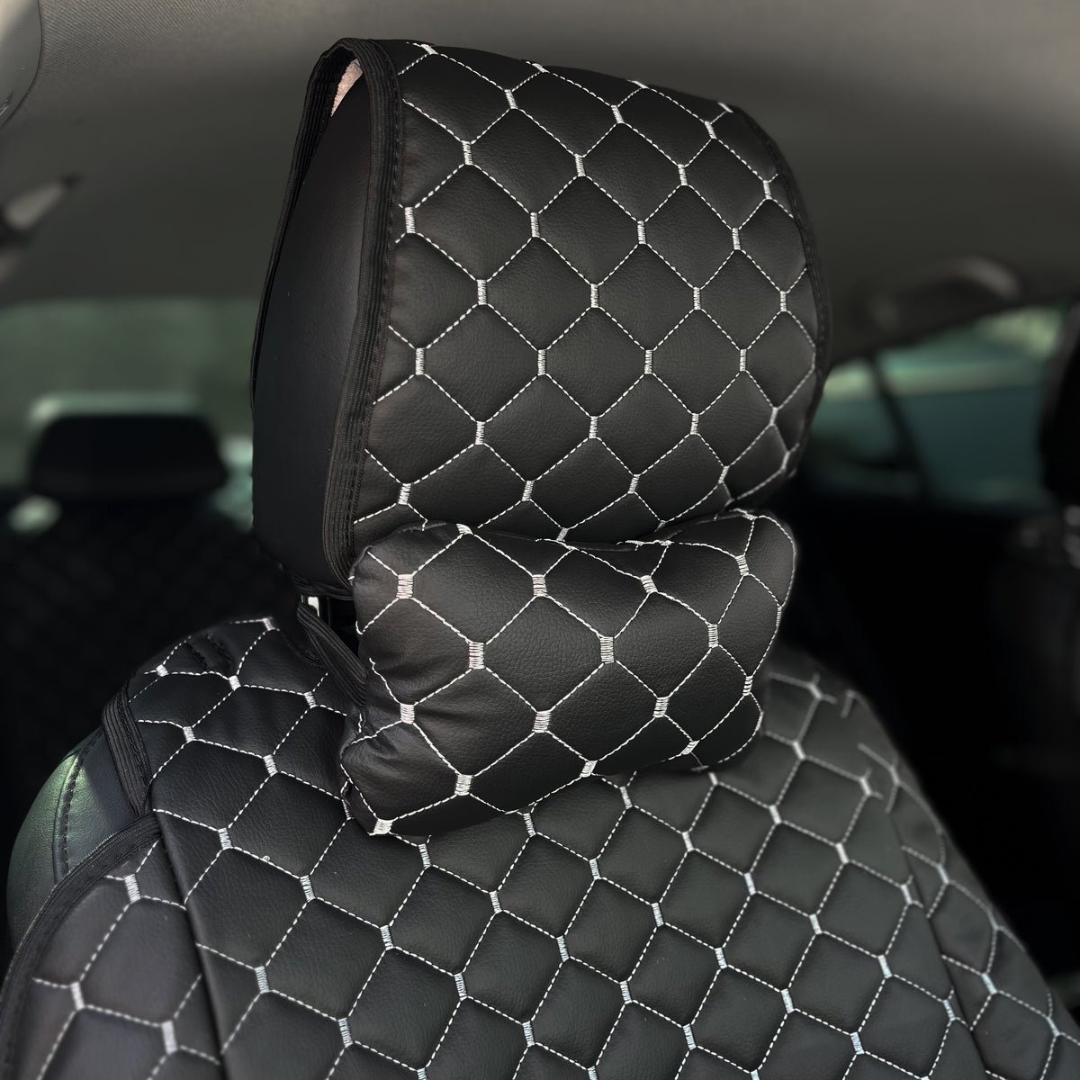 Накидки з екошкіри “Чорний ромб із сірою ниткою”