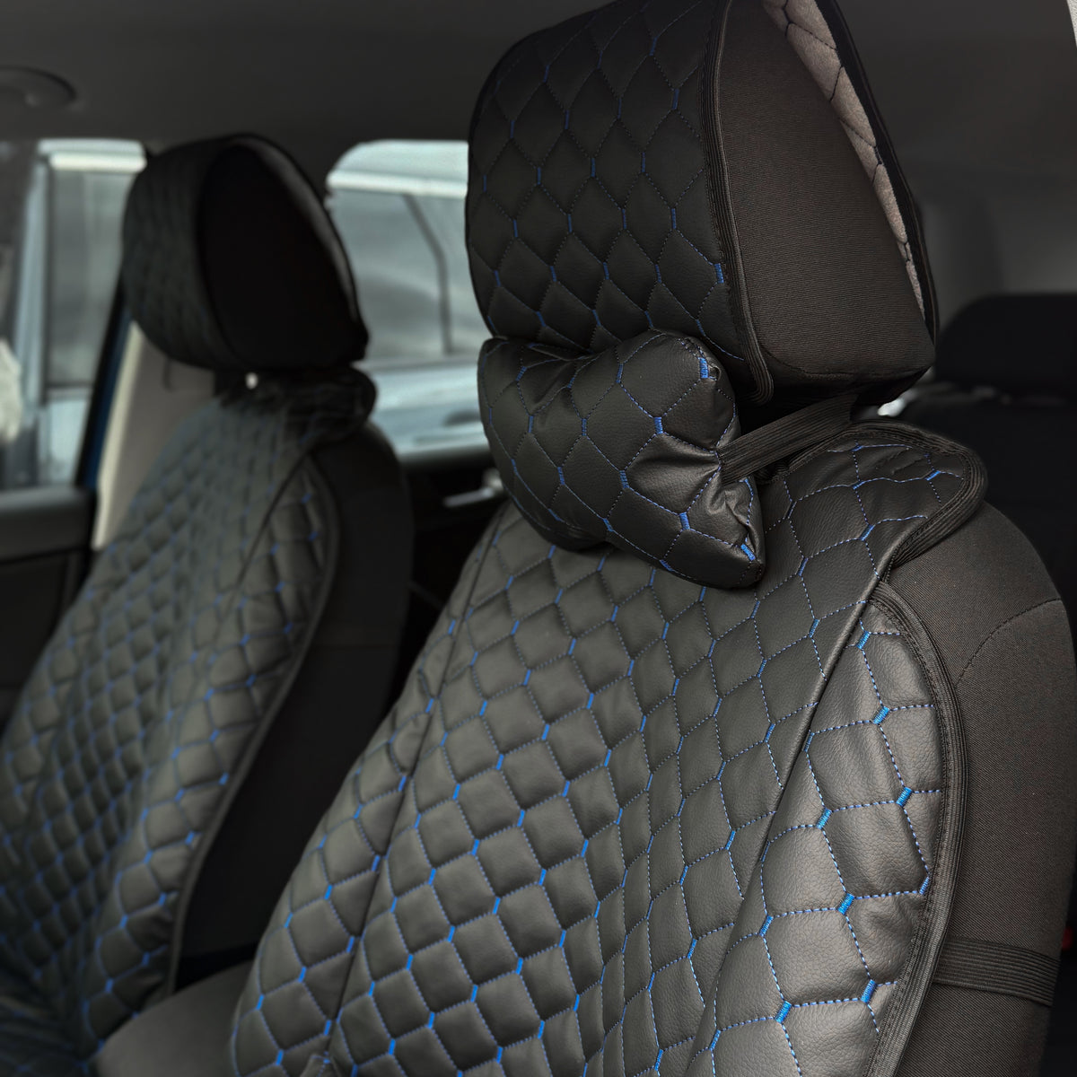 Накидки з екошкіри “Чорний ромб із синьою ниткою”