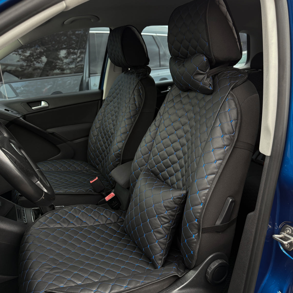 Накидки з екошкіри “Чорний ромб із синьою ниткою”