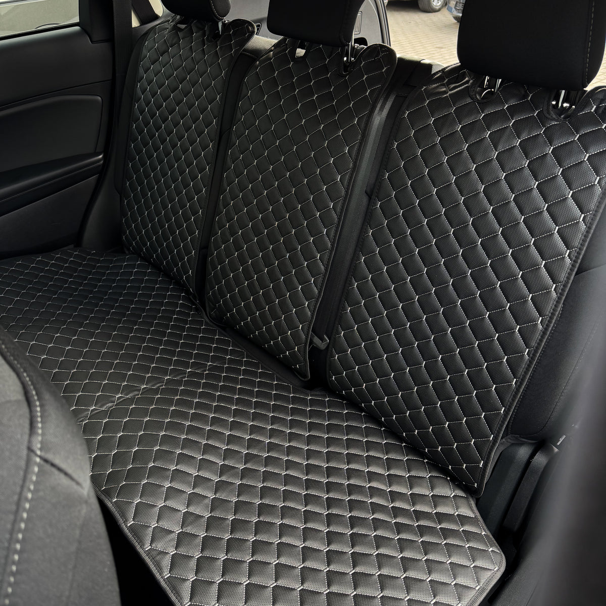 Третя спинка на задній ряд з перфорованої екошкіри “Чорний ромб із сірою ниткою”