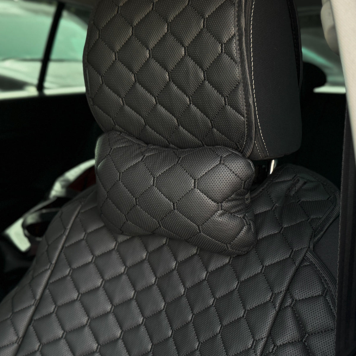 Подушка під шию з перфорованої екошкіри “Чорний ромб“