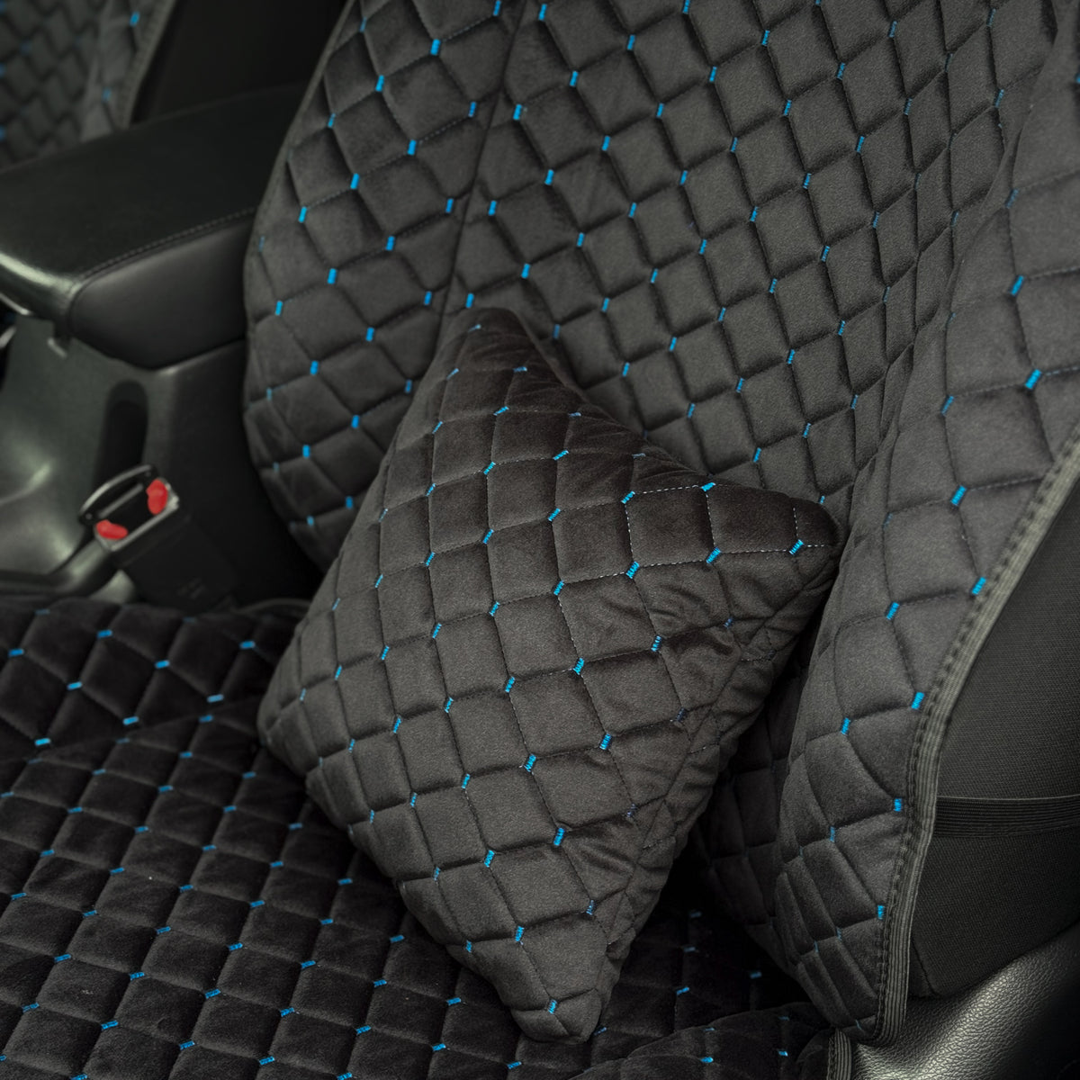 Накидки з алькантари преміум “Чорний ромб із синьою ниткою”