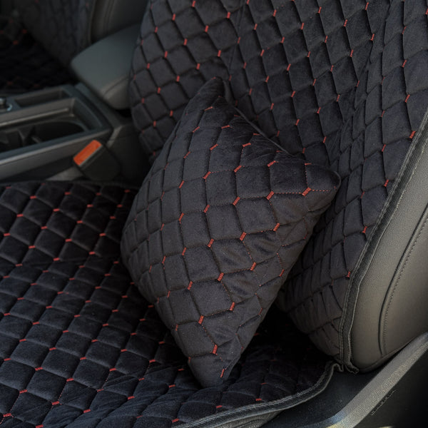 Подушка спорт під спину з алькантари преміум “Чорний ромб із червоною ниткою“