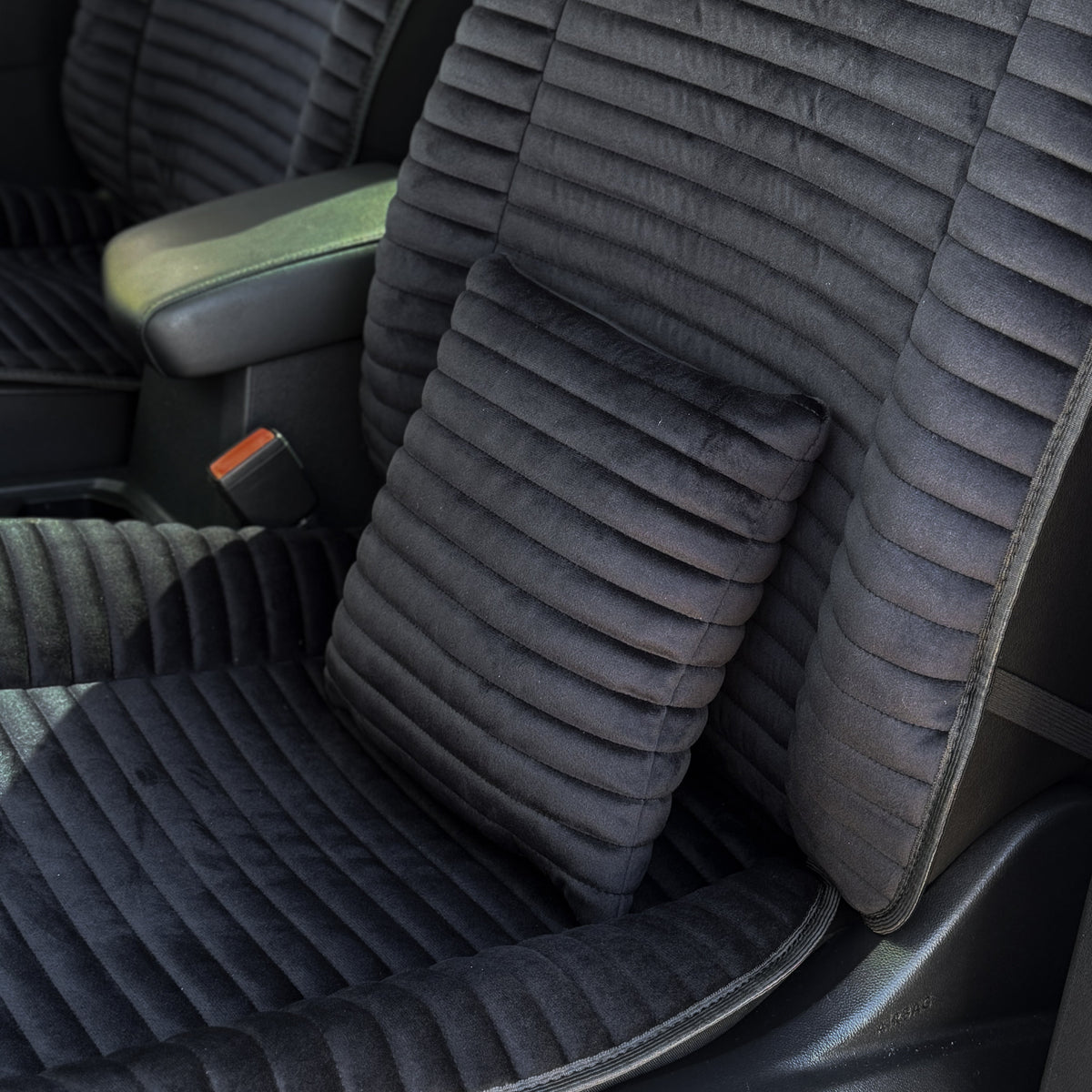 Подушка під спину з алькантари преміум “Чорний горизонт“