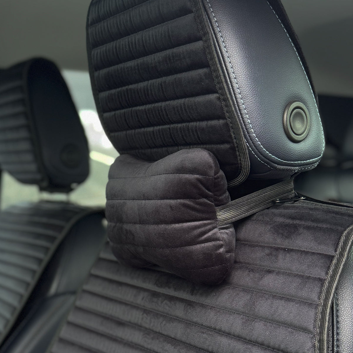 Подушка під шию з алькантари еліт “Чорний“