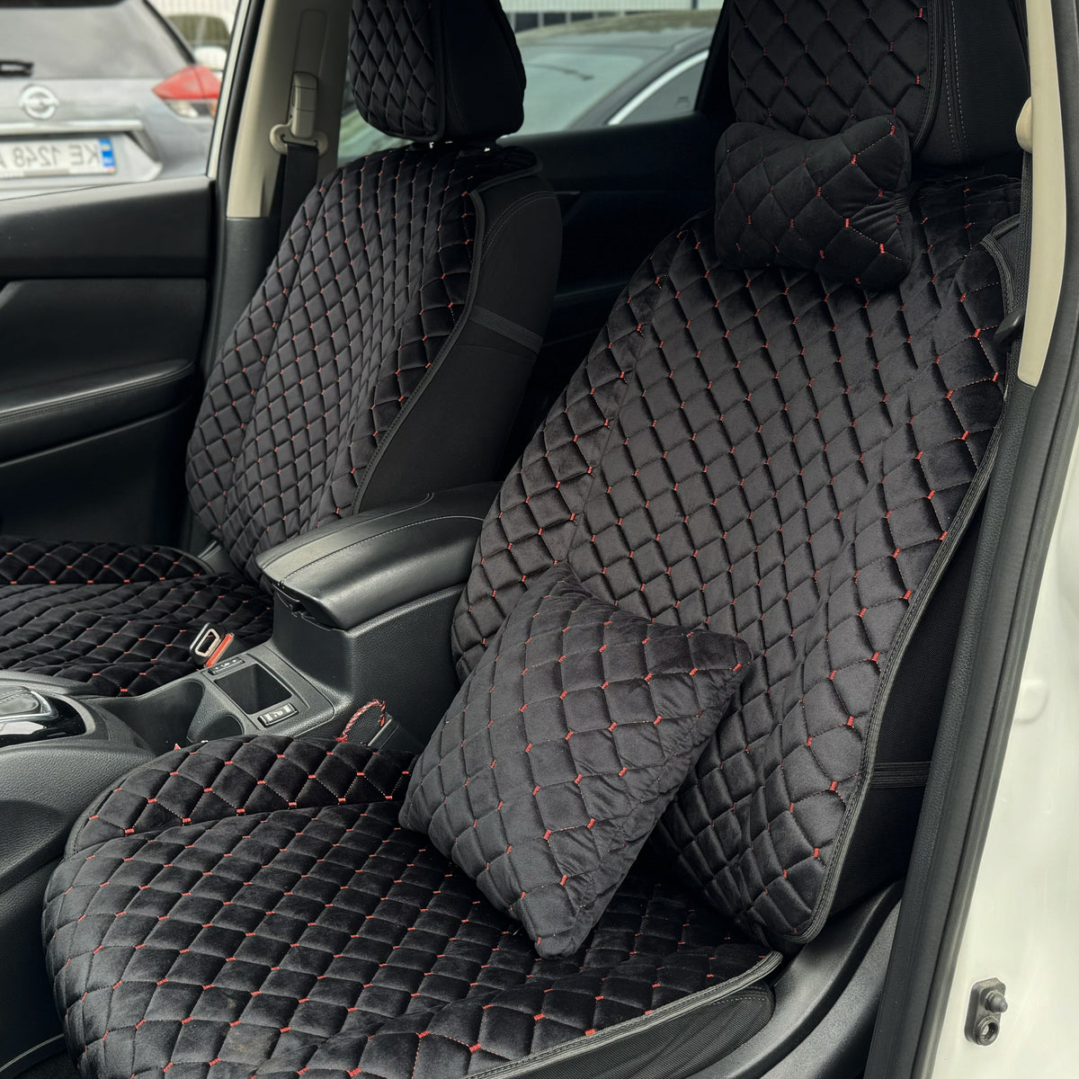 Накидки з алькантари преміум “Чорний ромб із червоною ниткою”