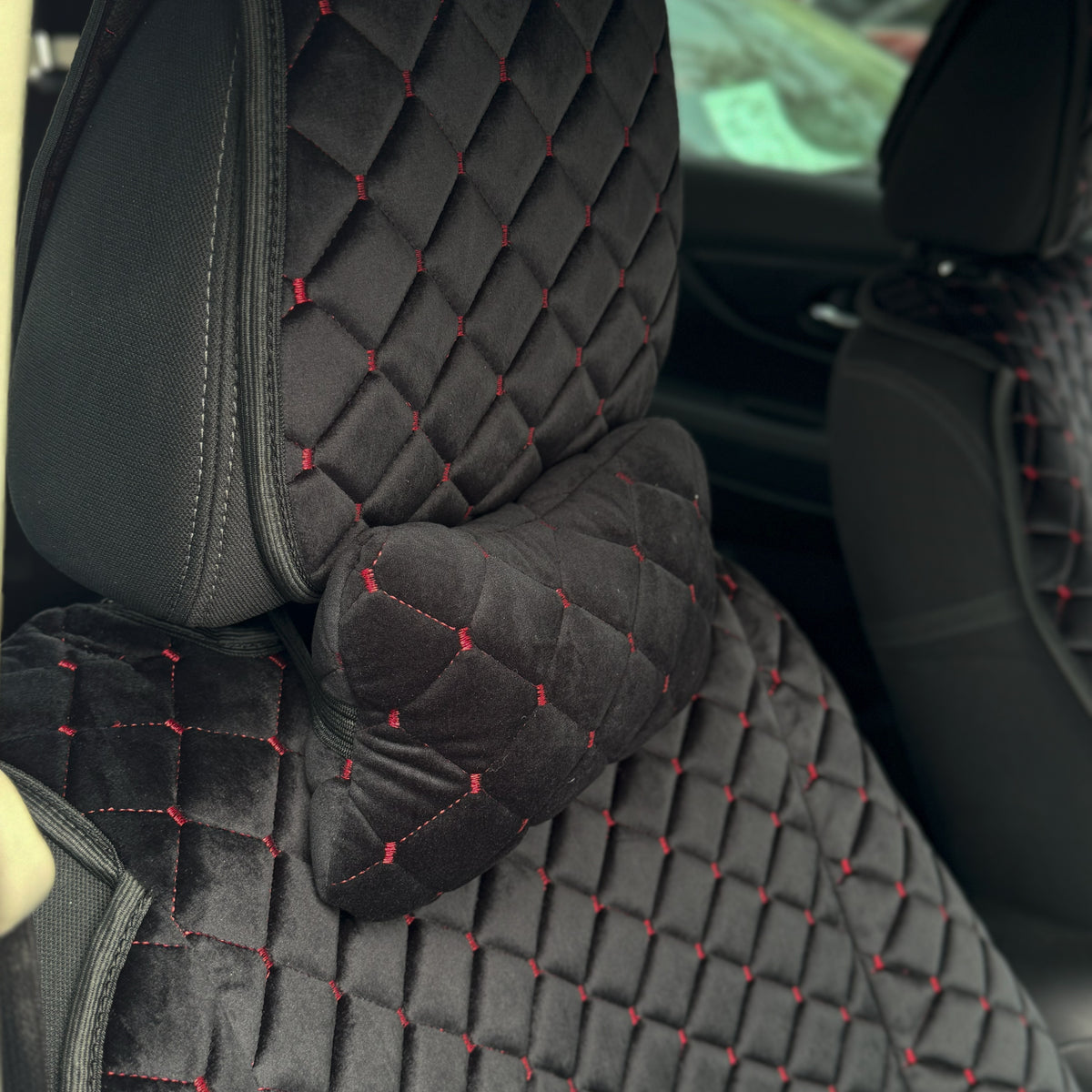 Накидки з алькантари преміум “Чорний ромб із червоною ниткою”